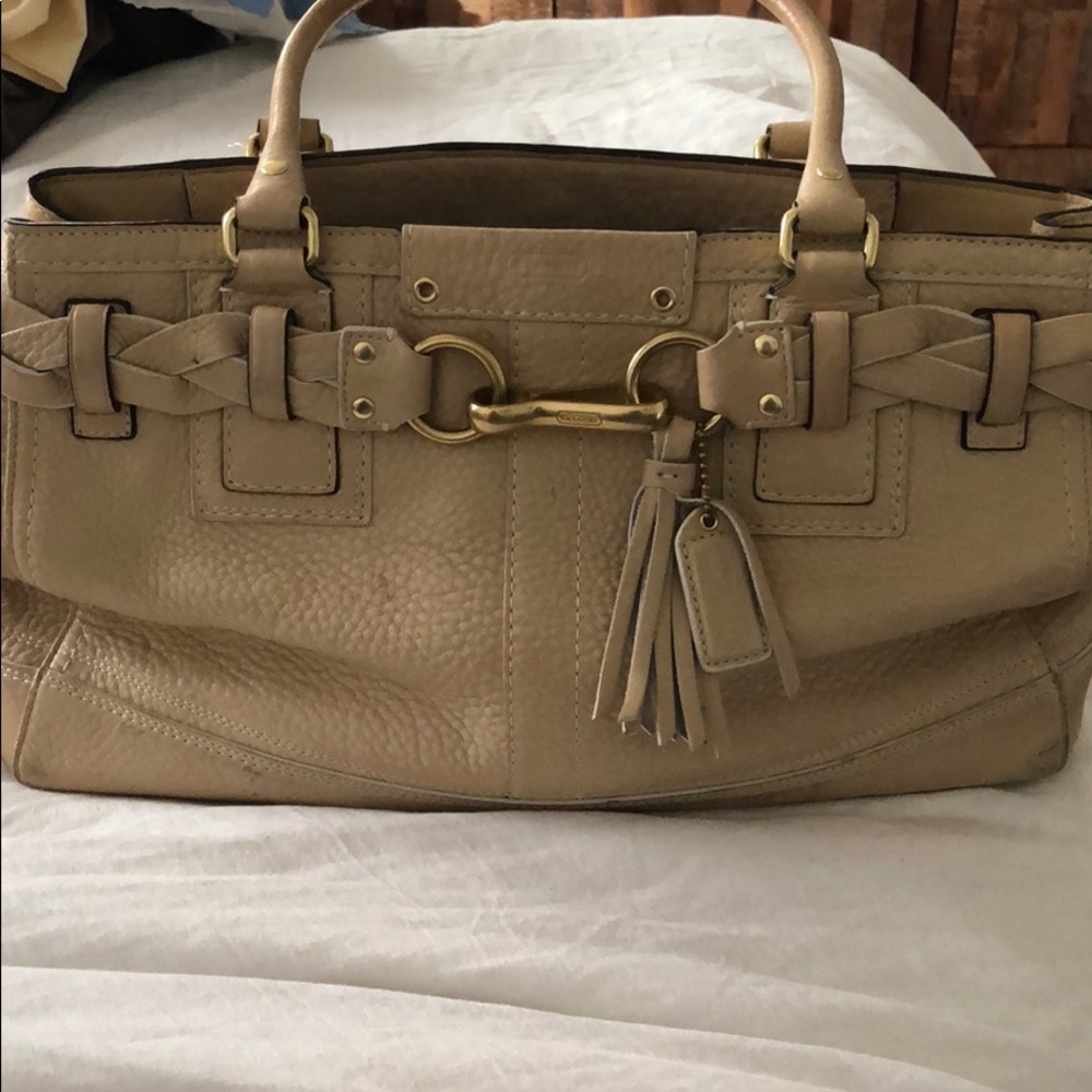 Coach mid sized shoulder bag